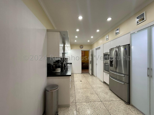 Hermosa Casa Quinta En Venta En El Piñal El Limon Conjunto Cerrado Con Piscina Area Parrilla Clima De Montaña Amplios Espacios Dos Cocinas Modernas Estef 24-14961