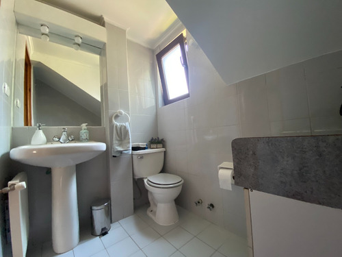 Gran Casa Nororiente Luminosa En Condominio, Carlos Ossandon