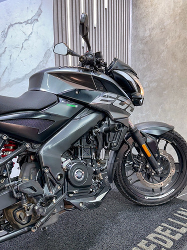 Pulsar Ns 200