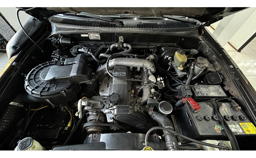 Toyota Hilux SW4 3.0 4X4 8V TURBO DIESEL 4P MANUAL