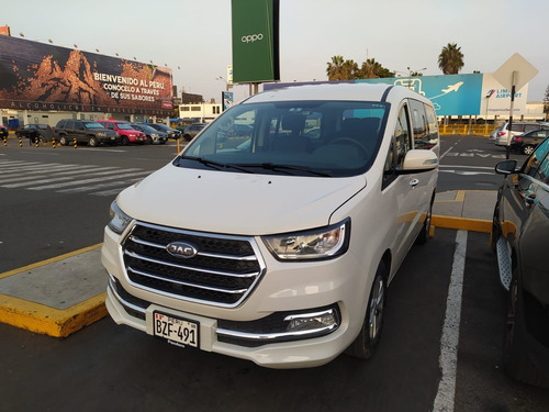 Imagen 3 de 10 de Alquiler De Mini Van H1 Minivan Y Camionetas Sin Chofer 2022