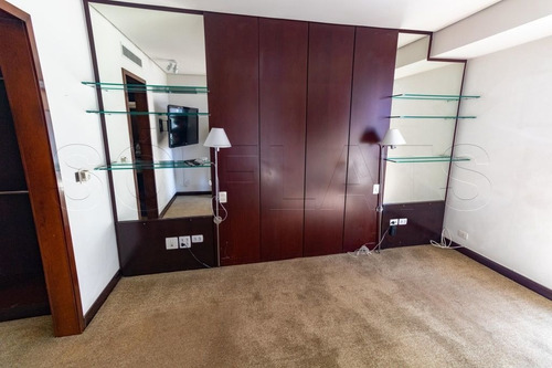 Flat No Itaim Bibi Alto Padrão - Sf33867