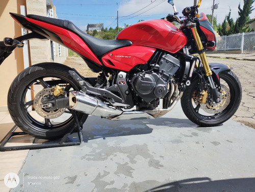 Hornet Vermelha Impecável