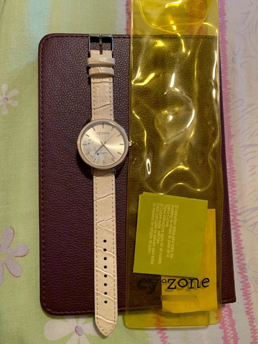 Reloj Beige Nuevo