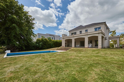 Imagen 1 de 24 de Casa - Los Castores