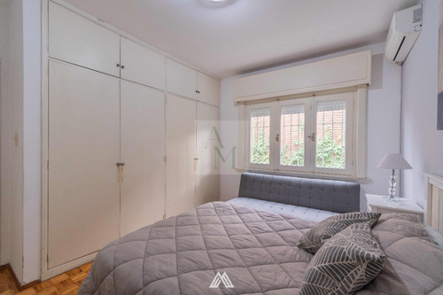 Venta De Casas De Altos En Malvin A Metros Del Mar, Cochera