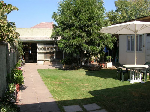 Casa En Venta De 5 Dorm. En Macul