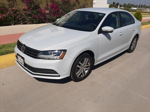 Imagen 1 de 15 de Volkswagen Jetta 2017 2.5 Trendline Mt