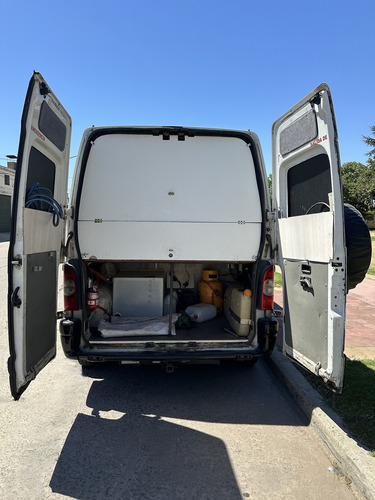 Hermoso Y Practico Motorhome Chico X Fuera Y Grande X Dentro