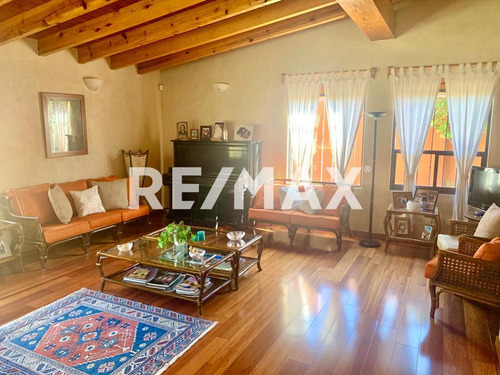 Casa En Venta En Condominio Jurica