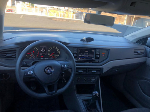 Imagem 4 de 9 de Volkswagen Polo 1.0 Prata 2018
