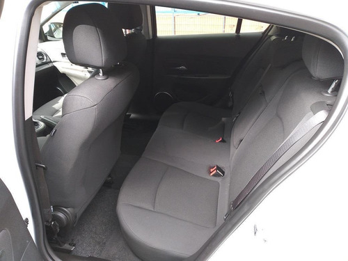 Imagem 13 de 14 de Chevrolet Cruze Cruze Hb Sport Lt 1.8 16v Flexp. 5p Mec Fle