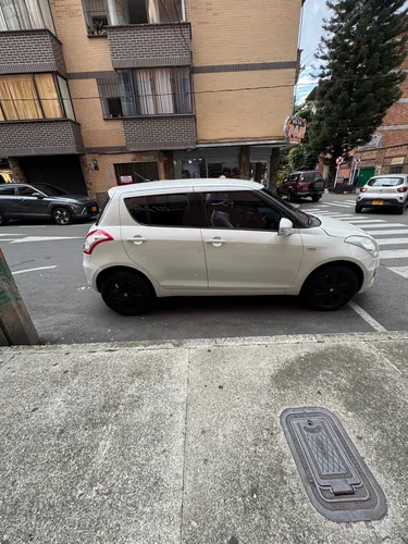 Suzuki Swift 1.2 AT