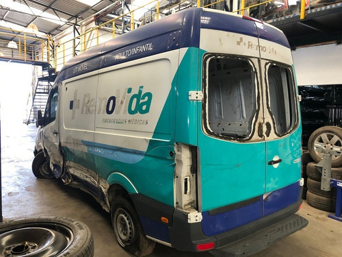 Lateral Traseira Esquerda Sprinter 415 Teto Alto 2019