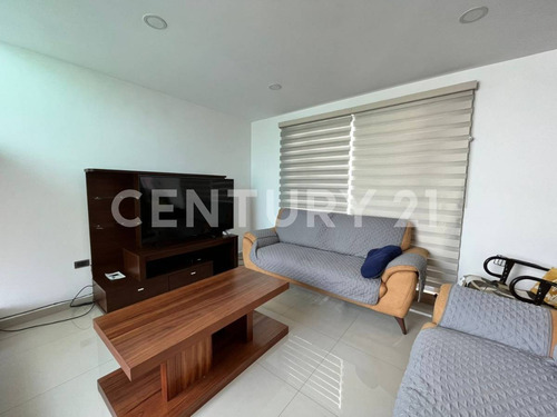 Casa En Renta Con Roof Garden Con Jacuzzi En Parque Veracruz, Lomas, Puebla