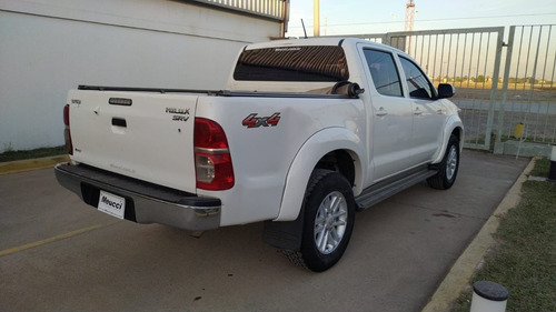 Imagen 2 de 12 de Toyota Hilux Srv 4x4 At Pack