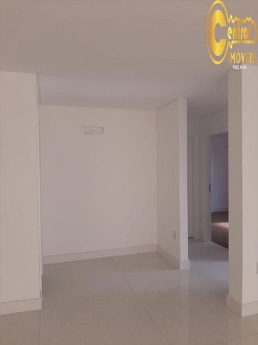 Apartamento Com 3 Dormitório(s) Localizado(a) No Bairro Centro Em Balneário Piçarras / Balneário Piçarras - 660