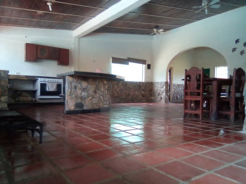 Imagen 6 de 15 de Casa Amplia En Venta En Rio Chico