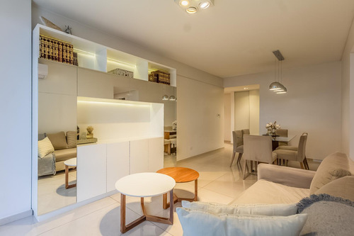 Venta Tres Ambientes. Balcon Al Frente. Luminoso. Seguridad 24hs. Amenities. Cochera. Liberateur