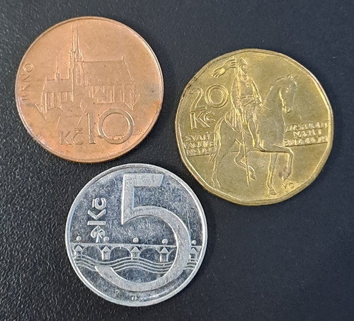 República Checa X 3 Monedas Incluye 10 Coronas 1993. Usadas