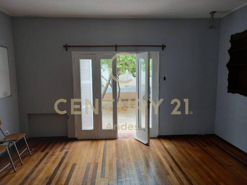 Imagen 3 de 13 de Casa Comercial En Venta - Barrio Patrimonial De Santiago