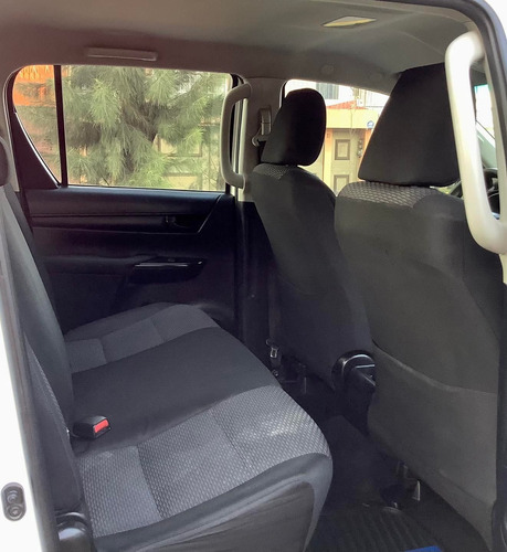 Toyota Hilux 2.7 Cabina Doble Base Mt