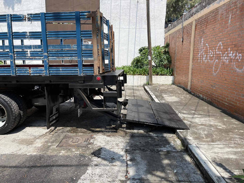 Imagen 9 de 15 de Ford F550 2012