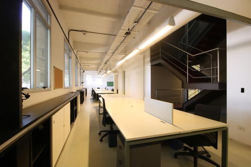 Imagen 2 de 12 de Edificio De Oficinas Plug And Play And Play