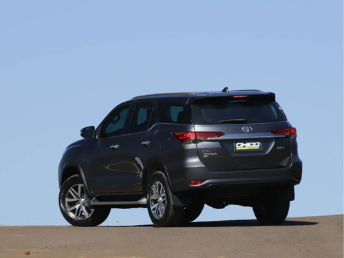 Imagem 6 de 15 de Toyota Hilux Sw4 Srx 2.8 Tb Diesel 4x4 Aut