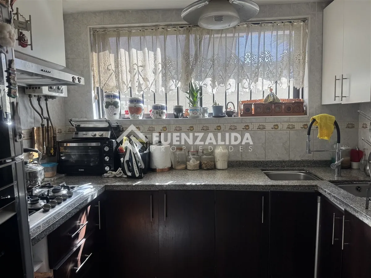 Imagen 2 de 21 de Casa En Venta De 3 Dorm. En Viña Del Mar