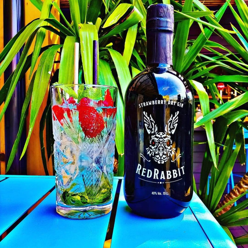 Gin Red Rabbit Strawberry Plaza Serrano