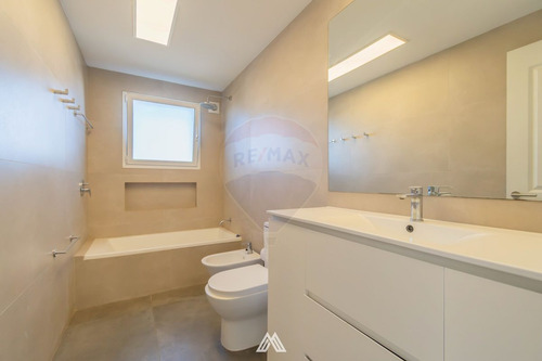Venta Casa Mirador Tres Dorm Y Servicio Completo