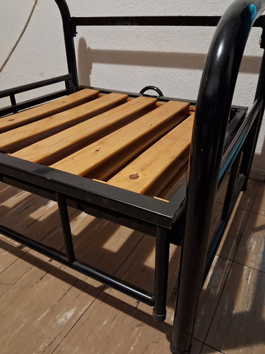 Sillón Cama Plegable De Caño Y Madera Rojo Liso (Usado)