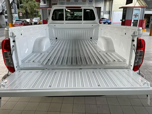 Nissan NP300 2.5 Pick Up Mt Ac