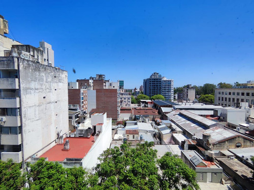 Departamento En Venta 2 Dormitorios Semipisos C/balcón Terraza Montevideo 1900 Piso 8