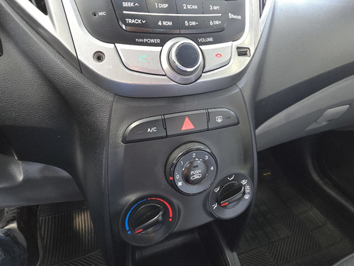 Hyundai HB20S 1.6 COMFORT PLUS 16V FLEX 4P AUTOMATICO