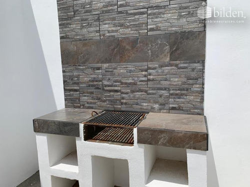 Casa Sola En Venta Fracc. Los Nogales Residencial En Durango