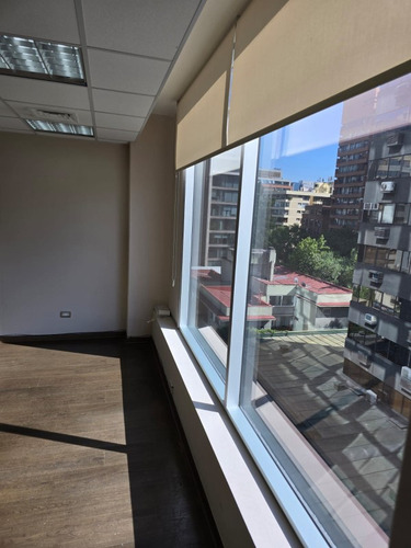 Amplia Oficina 45 Mt2 Metro Pedro De Valdivia Edificio Patio
