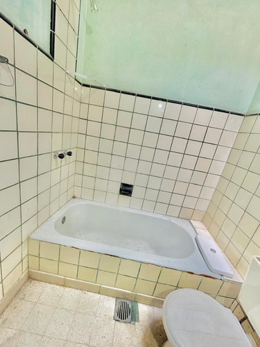 Casa 5 Ambientes En Venta En Lomas De Zamora A Reciclar!