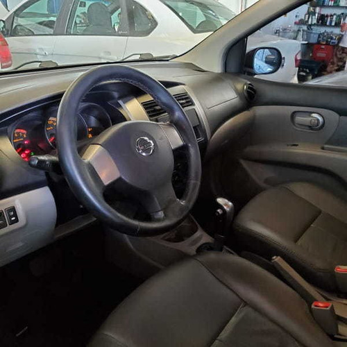 Imagem 8 de 9 de Nissan Livina 1.8 16v Flex 4p Aut 2010