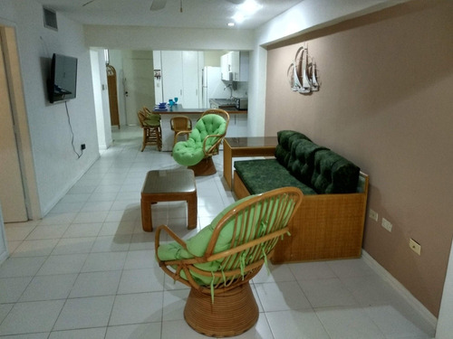Imagen 3 de 10 de Margarita, Apartamento Vacacional A Orillas De La Playa.