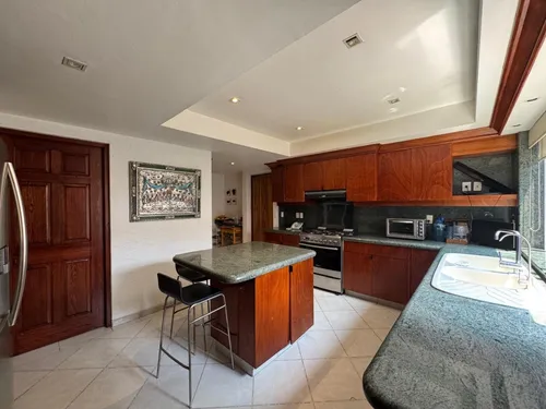 Residencia En Real De Las Lomas