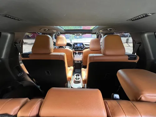 Toyota Hailander Platinum