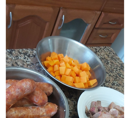 Locro Criollo Patrio, Salsa Picante Y Empanada De Carne