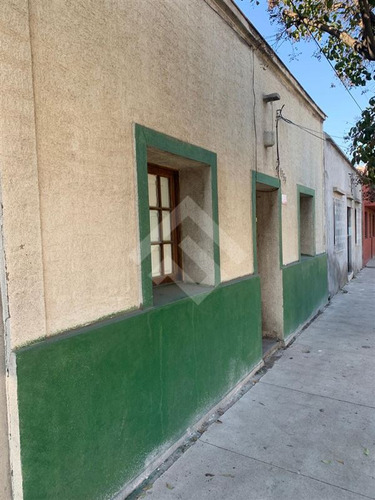 Casa En Venta De 5 Dorm. En Independencia