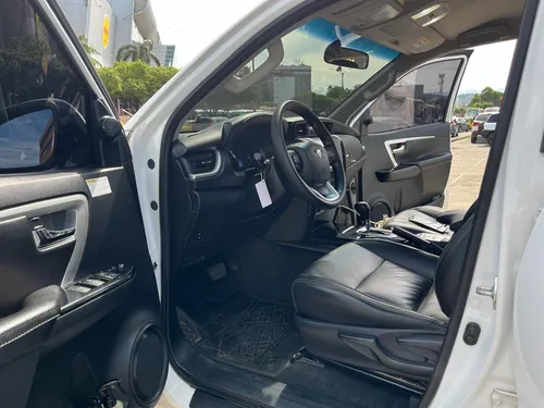 Toyota Fortuner Sw4 2.4 At