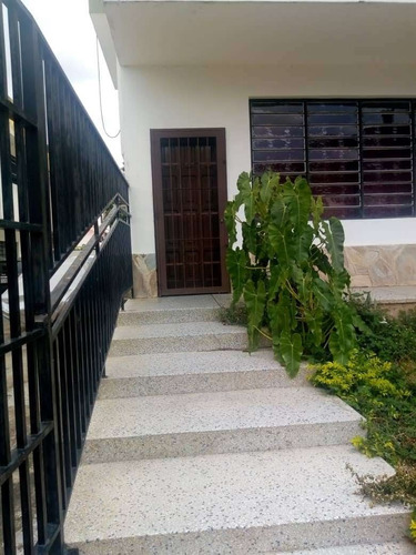 Imagen 2 de 9 de Apartoquinta En Trigal Sur