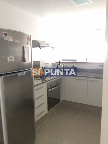 Imagen 11 de 24 de Apartamento En Edificio Con Todos Los Servicios