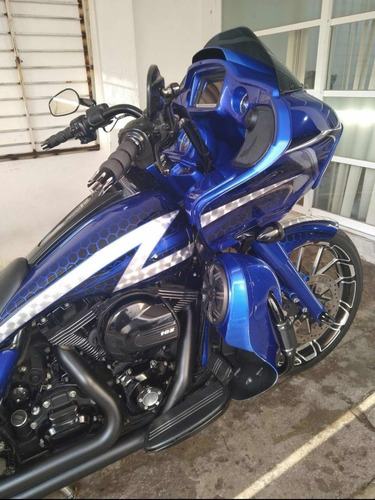 Road Glide Special Customizada Azul Cobalto