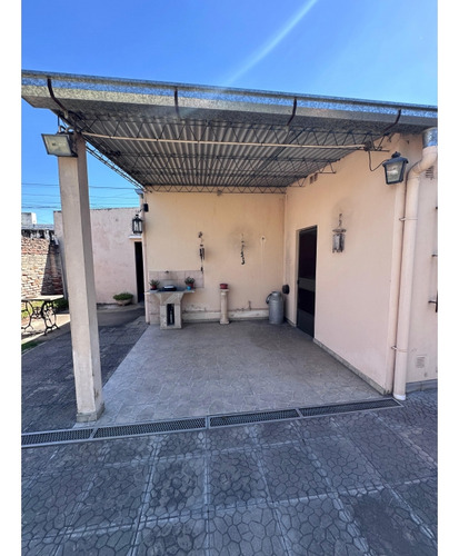 Hermosa Casa En El Barrio San Cayetano!!